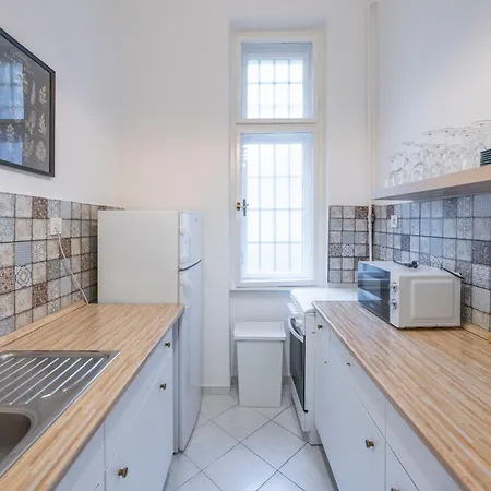 Appartement Kiraly 51 *